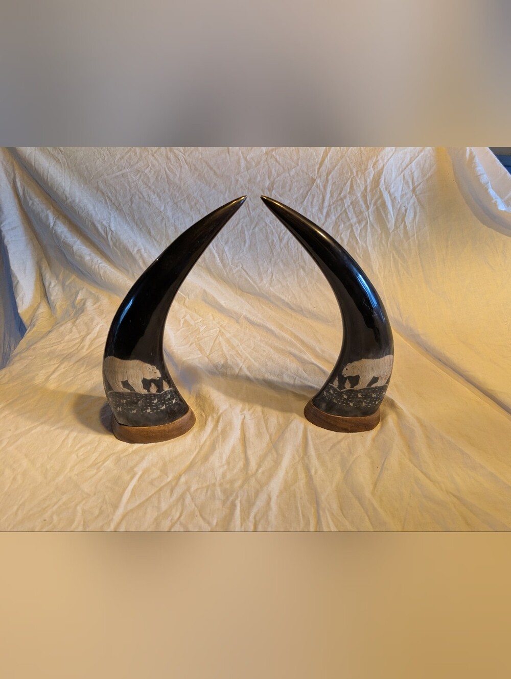 2/140$ Vintage Black buffalo Horn Sculptures with polar Bear Motif